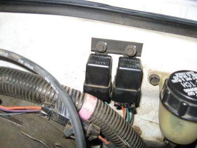 https://images.2carpros.com/forum/automotive_pictures/103149_Relays_2.jpg