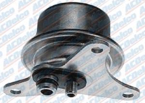 https://images.2carpros.com/forum/automotive_pictures/12900_regulator_6.jpg