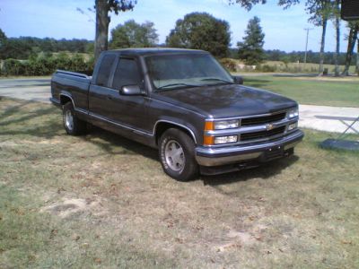 https://images.2carpros.com/forum/automotive_pictures/162292_Silverado_2.jpg