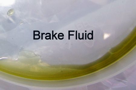 https://images.2carpros.com/forum/automotive_pictures/165645_BrakeFluid1_1.jpg