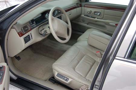 https://images.2carpros.com/forum/automotive_pictures/178174_interior_1.jpg