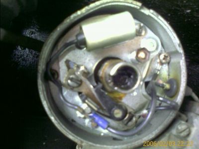 https://images.2carpros.com/forum/automotive_pictures/179347_distrib_topview_1.jpg