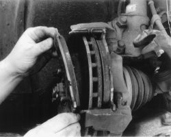 https://images.2carpros.com/forum/automotive_pictures/249084_caliper_1.jpg