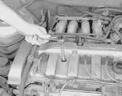 https://images.2carpros.com/forum/automotive_pictures/249084_plug_removal_1.jpg