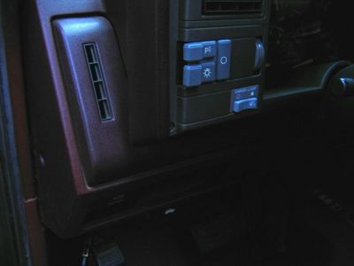 https://images.2carpros.com/forum/automotive_pictures/29658_Interior_2.jpg