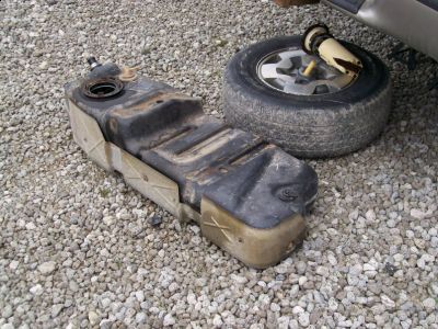 https://images.2carpros.com/forum/automotive_pictures/351908_gas_tank_003_1.jpg