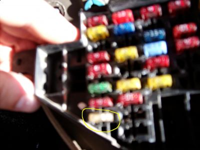 https://images.2carpros.com/forum/automotive_pictures/376352_wiper_fuse_1.jpg