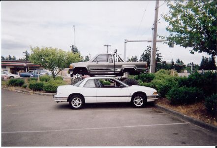 https://images.2carpros.com/forum/automotive_pictures/397814_88_Regal_next_to_High_Pick_up_08_3.jpg