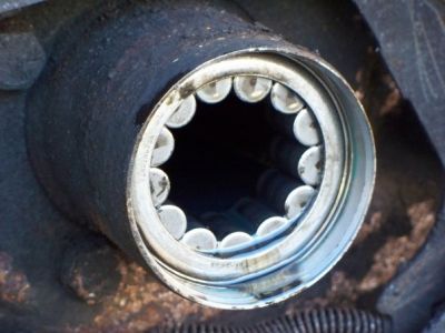 https://images.2carpros.com/forum/automotive_pictures/402410_wheel_bearing_pic_4.jpg