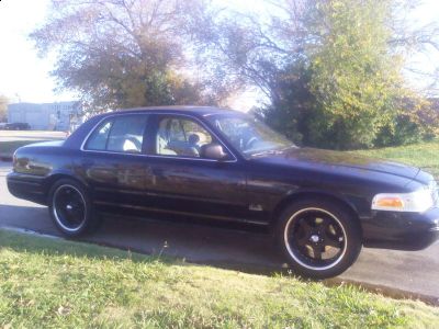 https://images.2carpros.com/forum/automotive_pictures/453151_crown_victoria_1.jpg