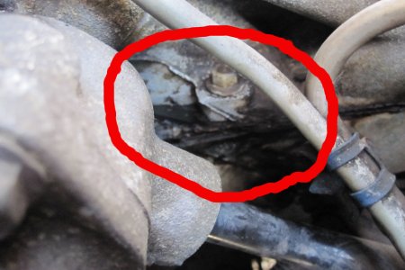 https://images.2carpros.com/forum/automotive_pictures/510644_leak002_1.jpg