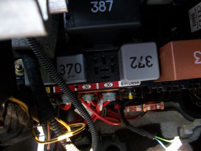 https://images.2carpros.com/forum/automotive_pictures/530914_fuse_2.jpg