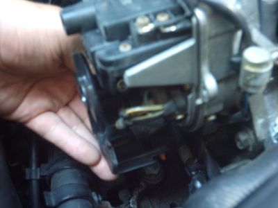 https://images.2carpros.com/forum/automotive_pictures/567329_7Replace_dust_shield_1.jpg