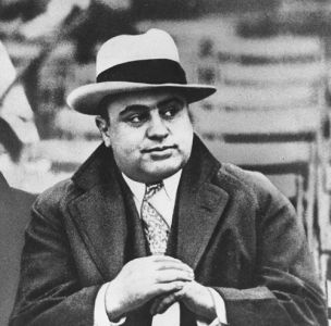 https://images.2carpros.com/forum/automotive_pictures/571214_Al_Capone_1.jpg