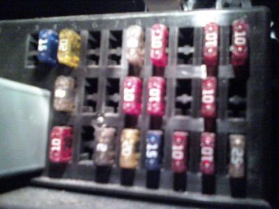 https://images.2carpros.com/forum/automotive_pictures/587687_ImpalaFuses_1.jpg