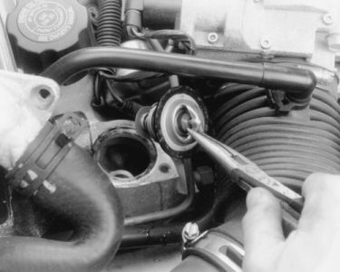 https://images.2carpros.com/forum/automotive_pictures/88091_olds2_1.jpg