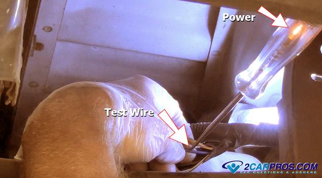 fuel pump power test light