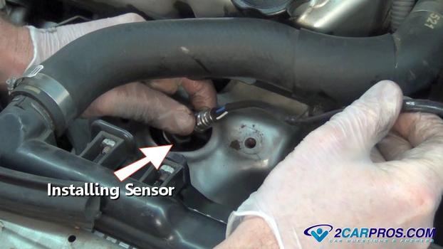 installing oxygen sensor