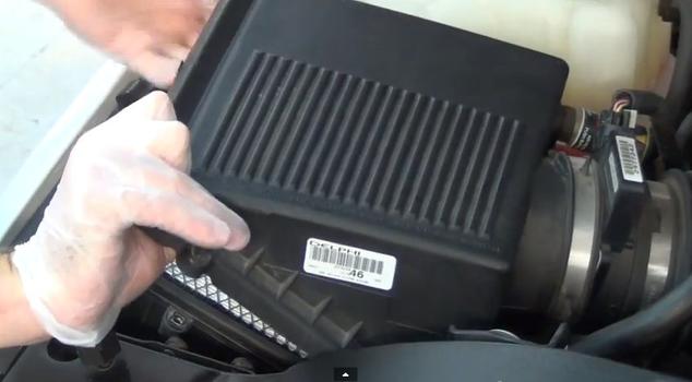installing air filter housing lid