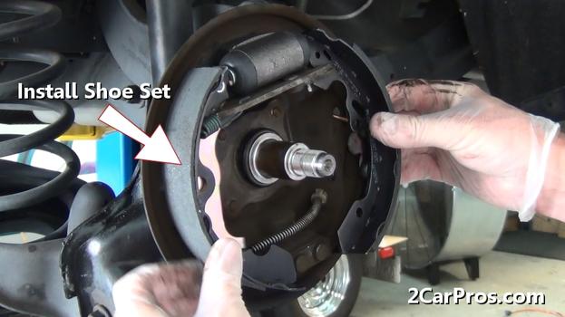 installing brake shoe set