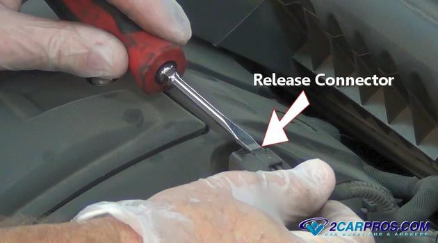 release camshaft sensor conenctor