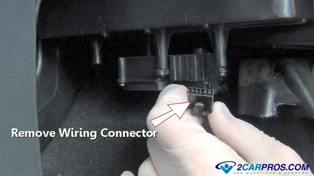 remove blend door actuator wiring conenctor