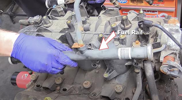 remove fuel rail