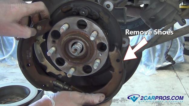 remove parking brake shoes