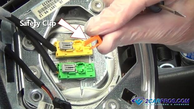 secondary airbag safety clip