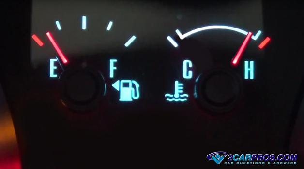 symptoms of an automotive engine coolant leak