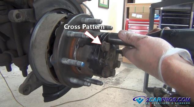 tighten axle flange bolts