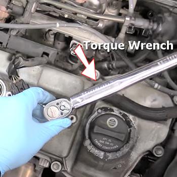 torque spark plug