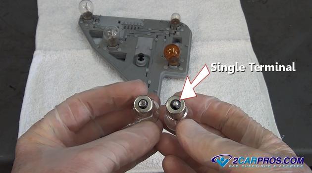 turn signal bulb single terminal